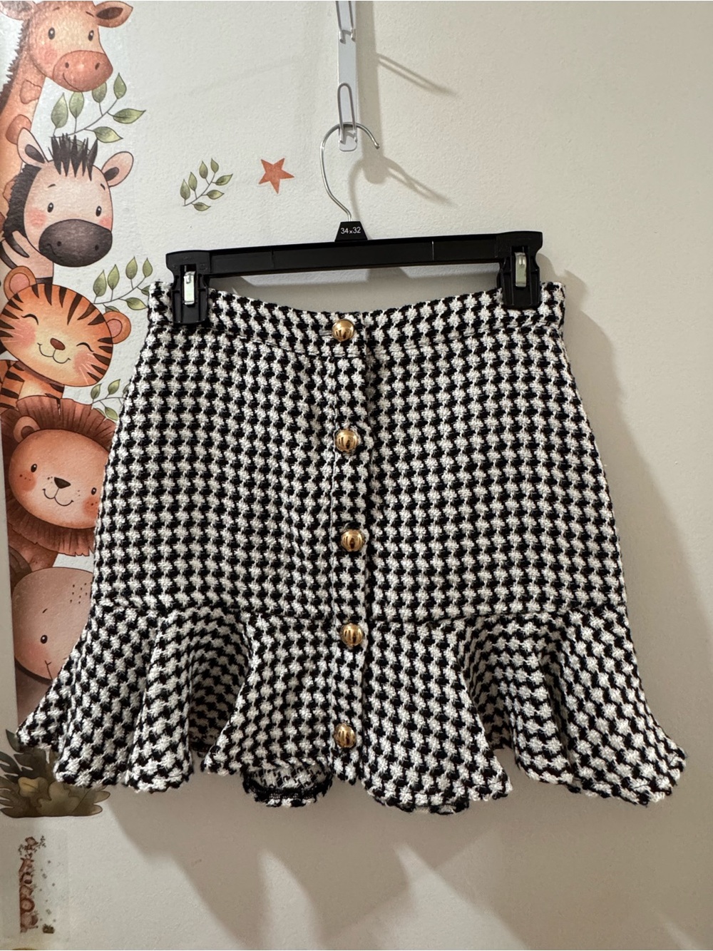 Forever 21 Black and White Houndstooth Ruffle-Hem Mini Skirt